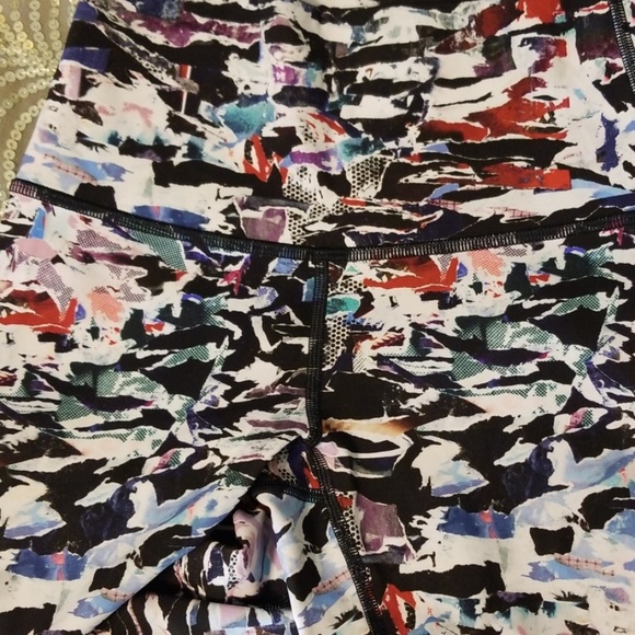 COPY - Lululemon size 2 - Picture 6 of 7